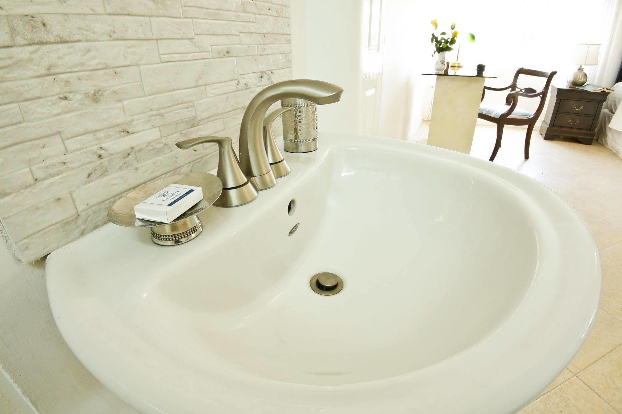 Cattleya Luxury Suites Кінгстон Екстер'єр фото